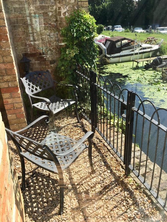 River Courtyard Apartment In The Heart Of Stneots Saint Neots Dış mekan fotoğraf