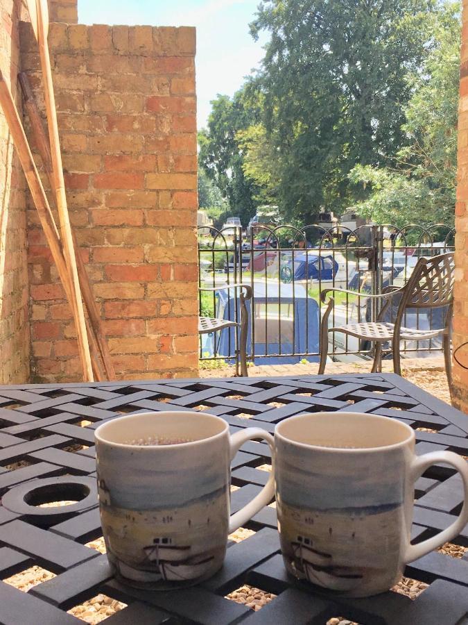 River Courtyard Apartment In The Heart Of Stneots Saint Neots Dış mekan fotoğraf
