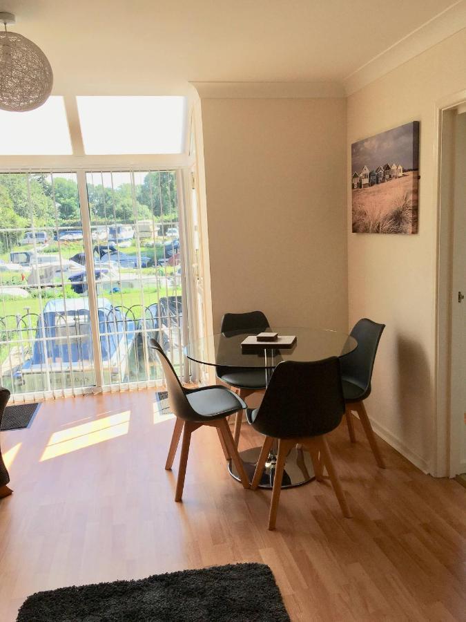 River Courtyard Apartment In The Heart Of Stneots Saint Neots Dış mekan fotoğraf